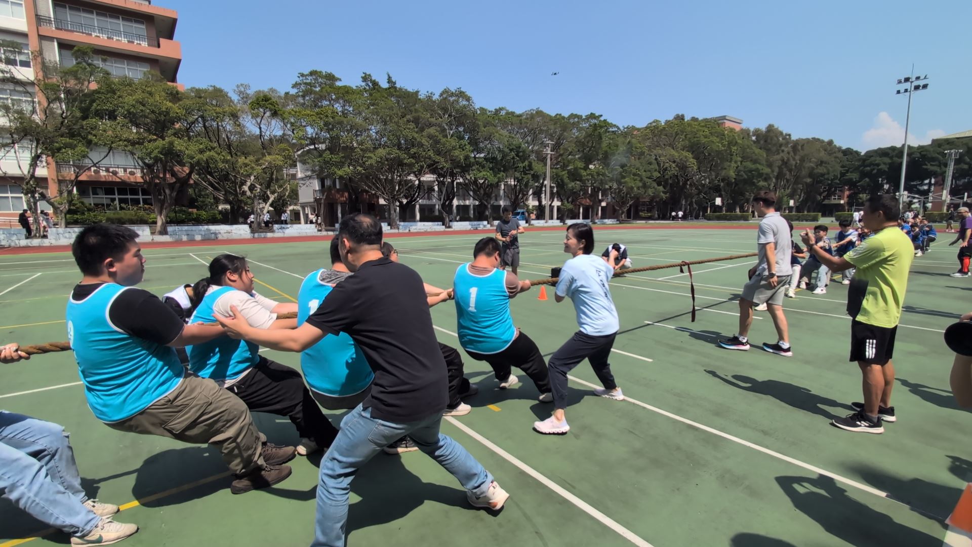 企管系拔河比賽 比賽實況