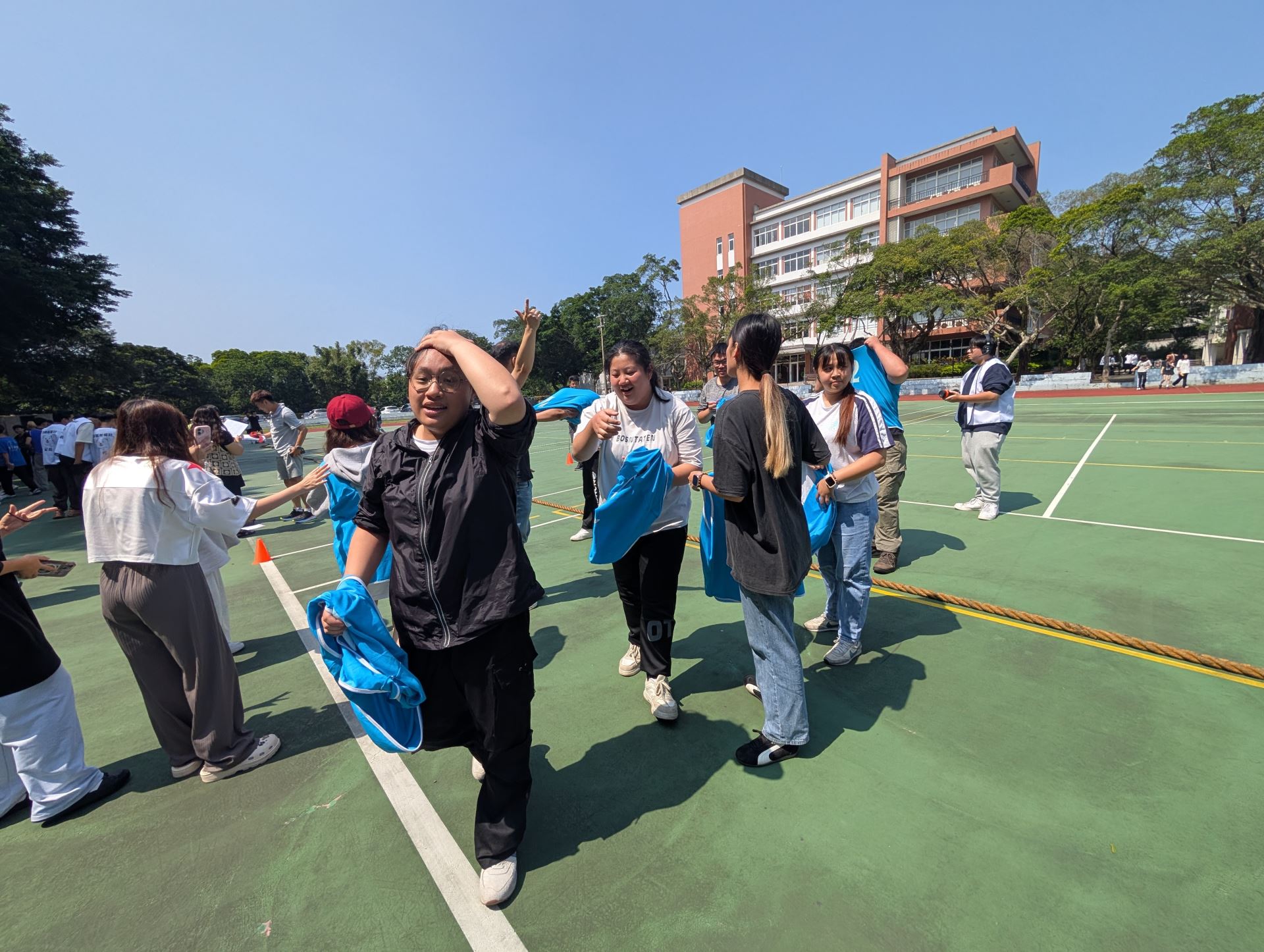 企管系拔河比賽 賽後