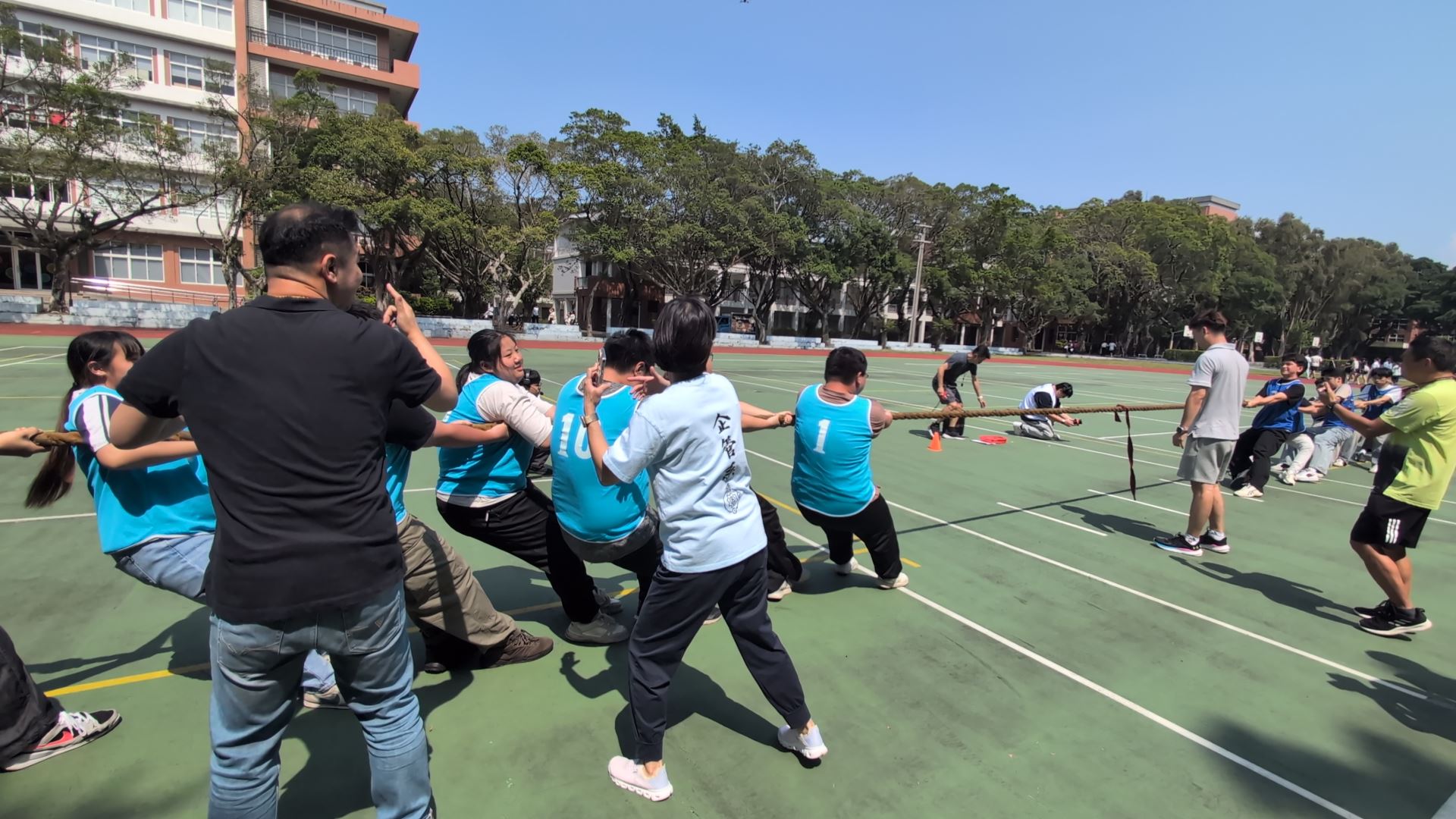 企管系拔河比賽 比賽實況