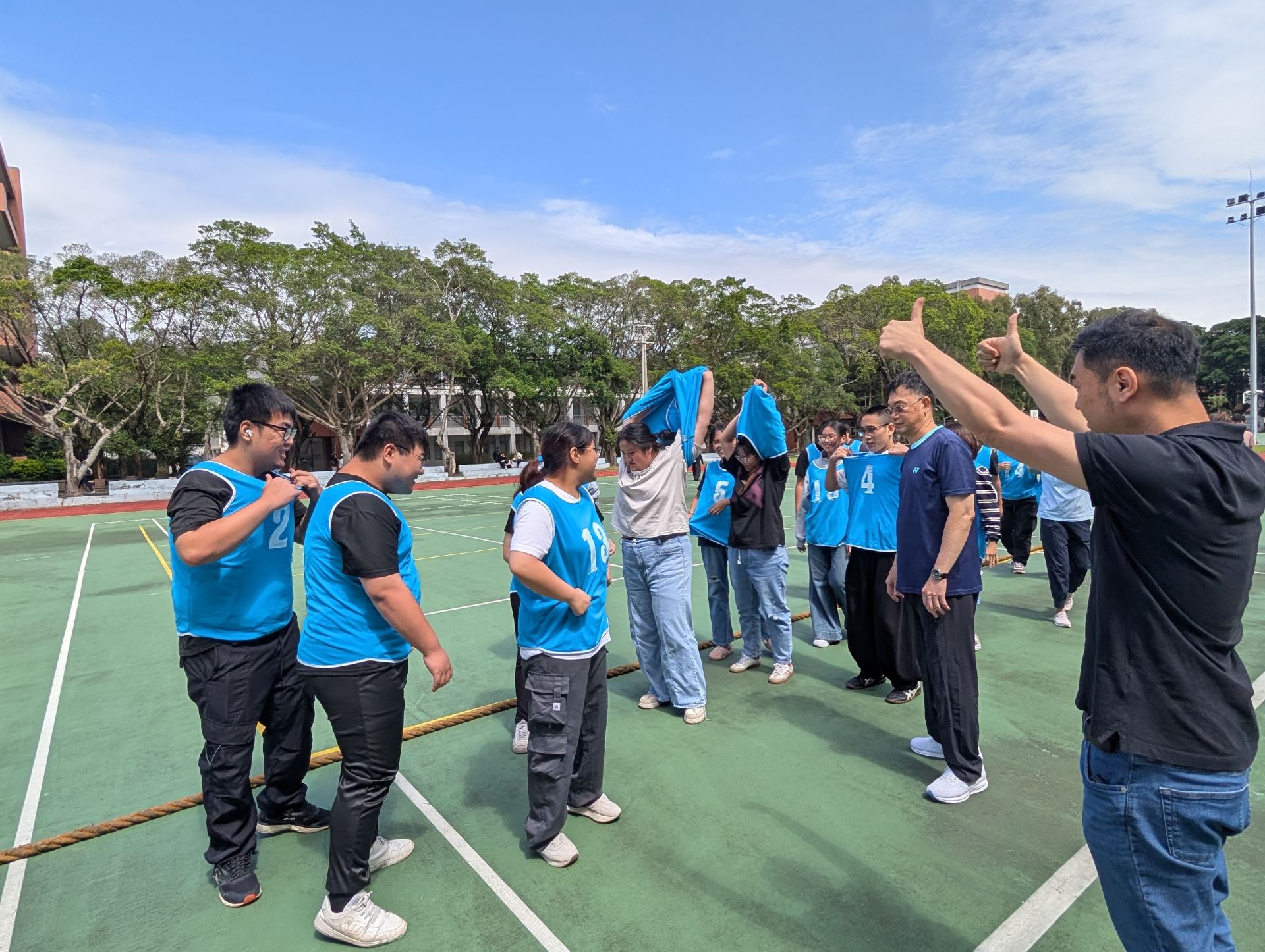 企管系拔河比賽 準決賽 賽後