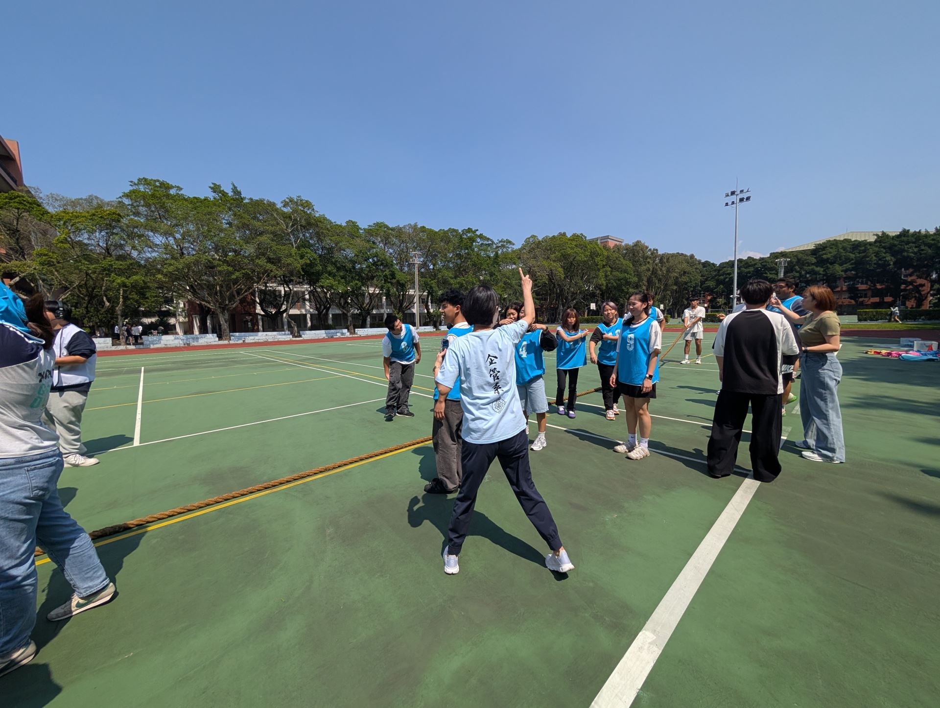 企管系拔河比賽 賽後